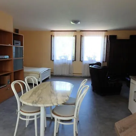 La Demeure Flieg Bed & Breakfast